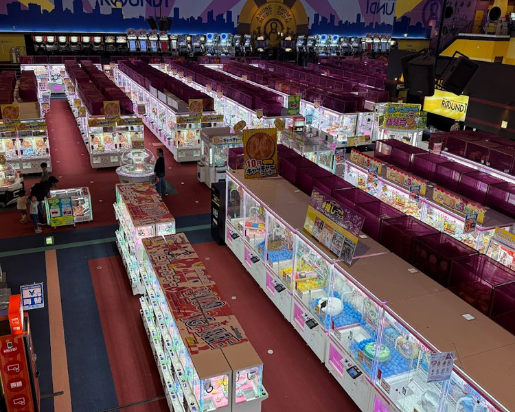 ラウンドワン 徳島・万代店 2Fから撮影