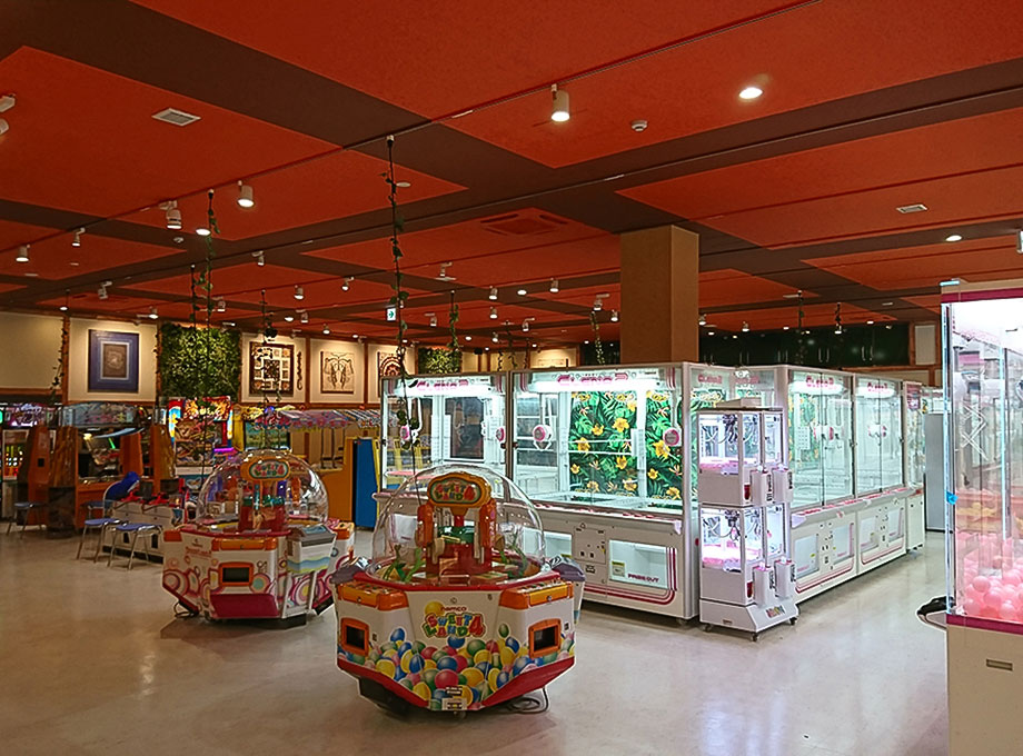 キャッツアイ静内店